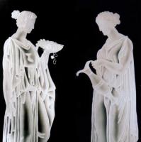 The Key Differences Between Glass Etching and Glass Carving 